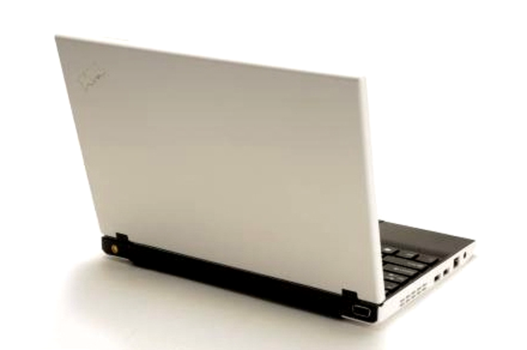 Lenovo a renunţat la carcasa din magneziu