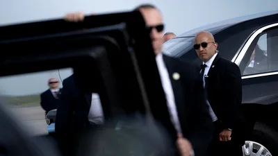 Agenți Secret Service, distrași de telefoane, nu au văzut un bărbat care a intrat în casa unui consilier prezidențial