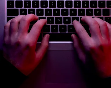 Datele a mii de moldoveni, vândute pe Dark Web: Rusia folosește informațiile în războiul hibrid