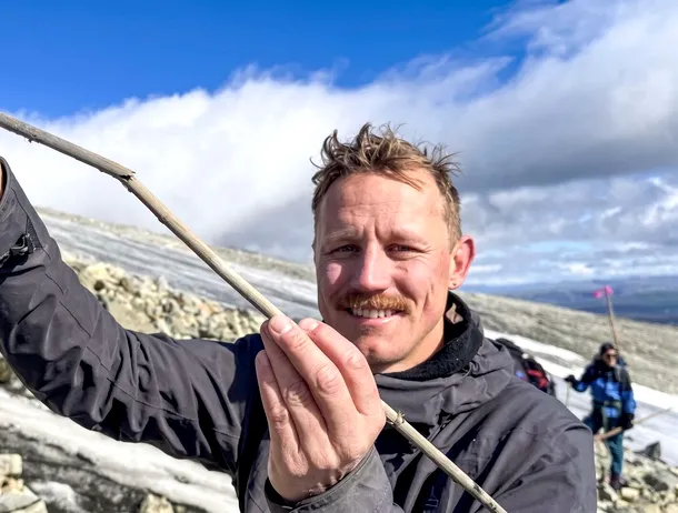 Ascunsă în gheață timp de milenii, o descoperire veche de 6.000 de ani iese la iveală din peisajul înghețat al Scandinaviei