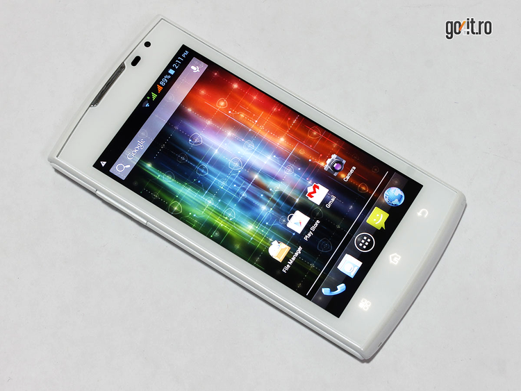 Prestigio MultiPhone 4500 DUO - ecranul de 4.5 inch