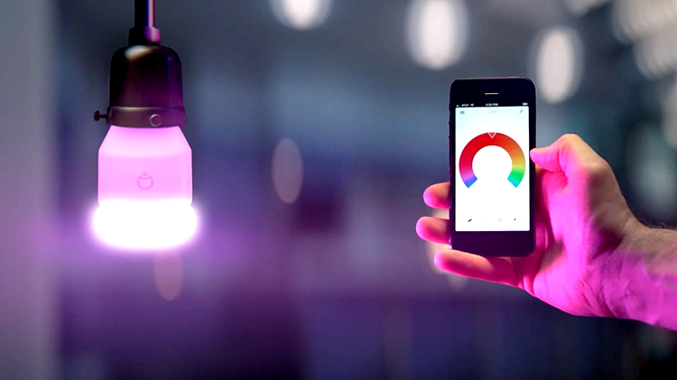 Lifx (bec inteligent controlat prin Wi-Fi)