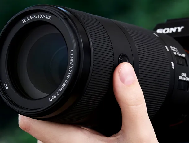 Sony a lansat FE 100-400mm F5.6-8 OSS, un nou teleobiectiv cu zoom super-telefoto