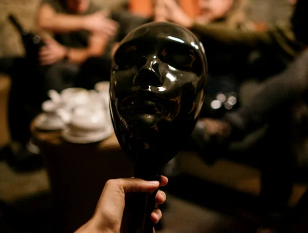 Cine domină la premiile BAFTA 2026. Filmele și actorii care pot decide sezonul premiilor