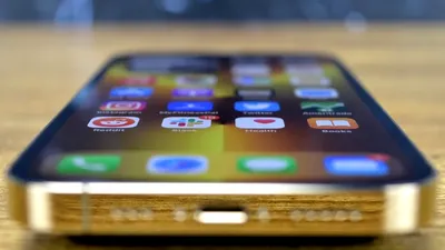 Autoritățile franceze interzic de la vânzare un model iPhone, acuzând depășirea limitelor de radiații
