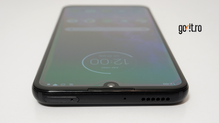 Motorola One Zoom