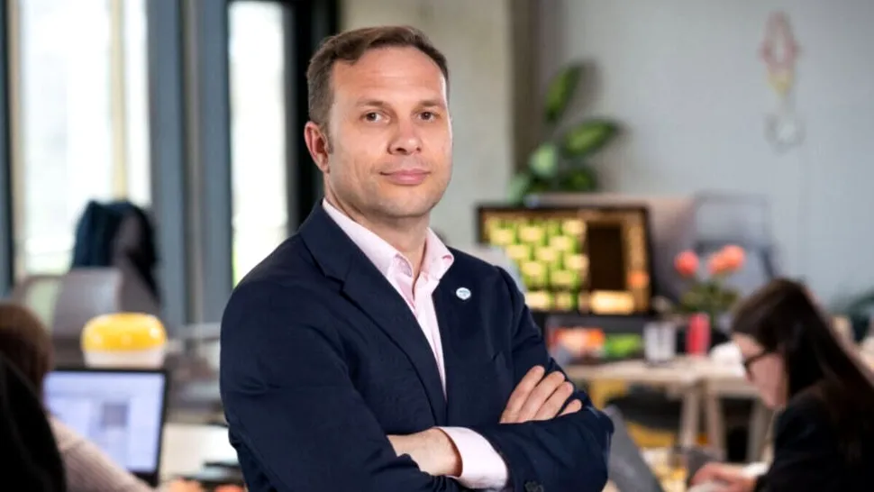 Interviu | Oliviu Matei, CEO Holisun și profesor universitar: Adoptăm AI în companie „încet, responsabil”. Cum folosesc studenții AI în facultate?