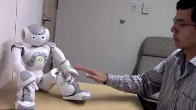 STUDIU: Oamenii ezită să atingă zonele „intime” ale roboţilor