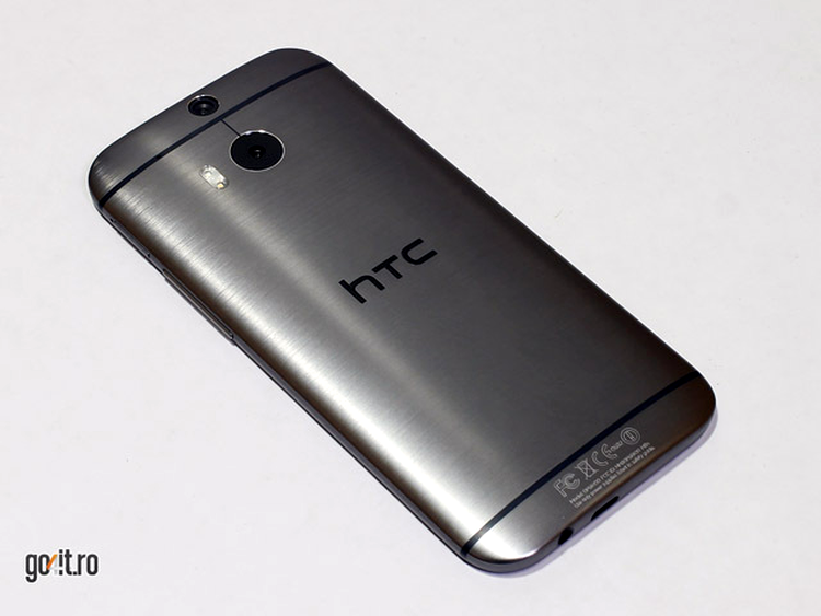 HTC One M8 - primul smartphone cu sistem dual-camera