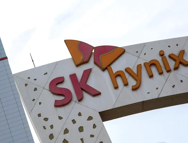 SK hynix a prezentat arhitectura termică „iHBM” care răcește memoria AI direct la sursă