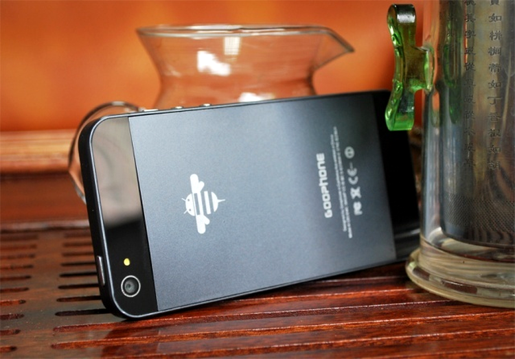 Goophone iphone 5 - o clonă ce rulează Android