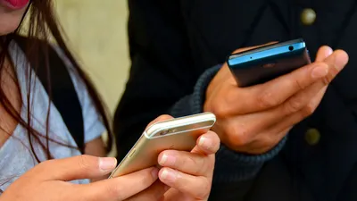 Aplicații abuzive promovate pe TikTok și Instagram, instalate pe 2.4 milioane de telefoane cu Android și iOS