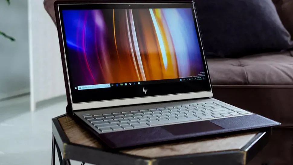 HP duce conceptul de laptop 2-in-1 la un nou nivel, lansând un portabil cu carcasă flexibilă acoperită cu piele 
