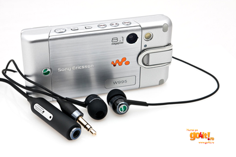 Sony Ericsson W995