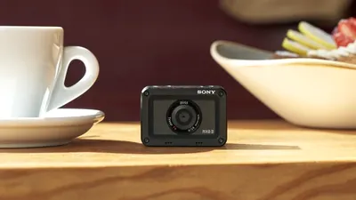 Sony lansează RX0 II, un aparat foto premium de dimensiuni mici