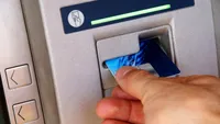 Anunț pentru cei care scot bani de la bancomat. Se blochează cardul automat. Pașii pe care trebuie să îi urmați pentru recuperare