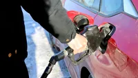 Prețul benzinei și motorinei azi, 8 septembrie. Cât plătesc șoferii pentru un plin