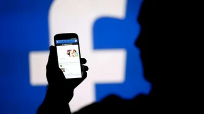 Facebook va permite ascunderea reclamelor politice. Nu va promova această funcție