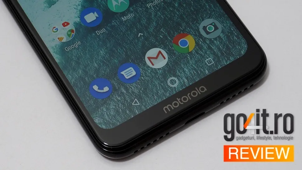 Motorola One review: Android One de buget, cu design „aproape” premium