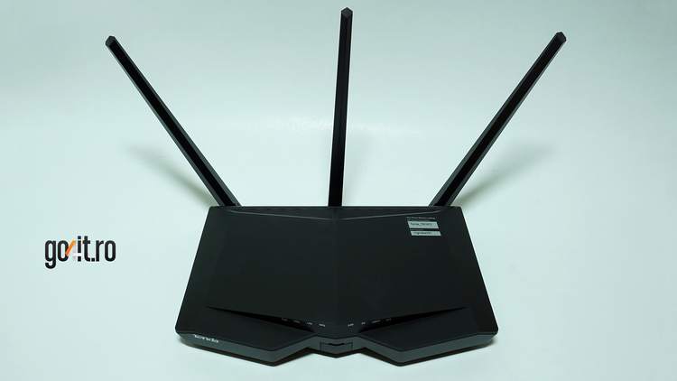 Tenda AC18