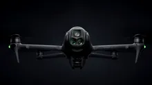 DJI Mavic 4 Pro, o dronă care permite filmări aeriene din orice unghi