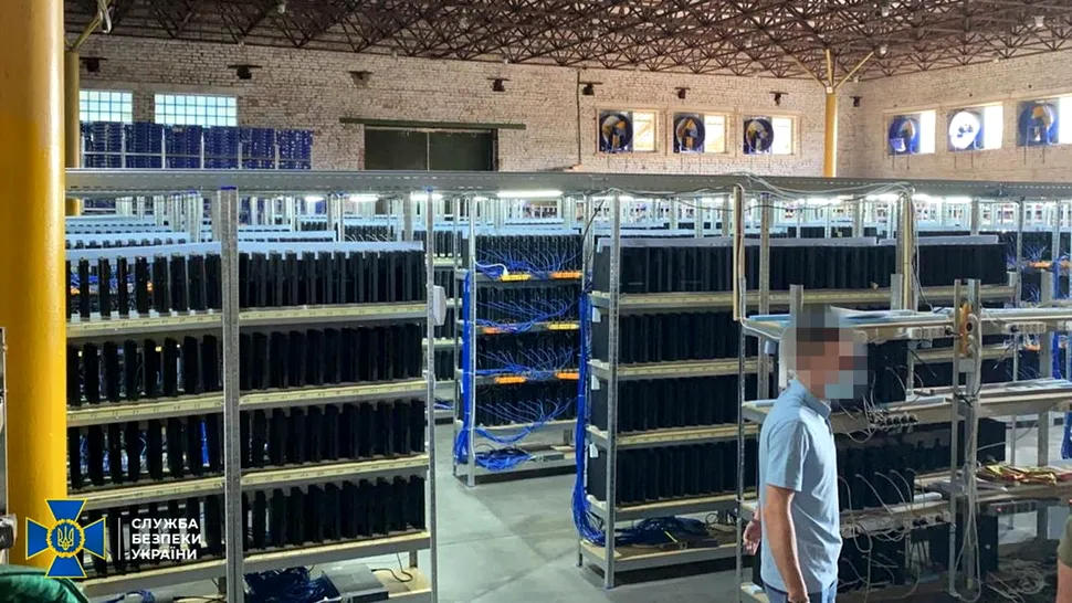 Cum arată ferma subterană de criptomonede din Ucraina, unde 9000 console de jocuri funcționau cu electricitate furată