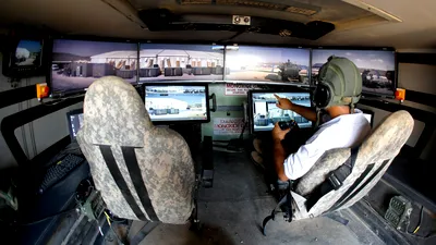 Nu e o joacă: un vehicul militar real este pilotat printr-un controller Xbox