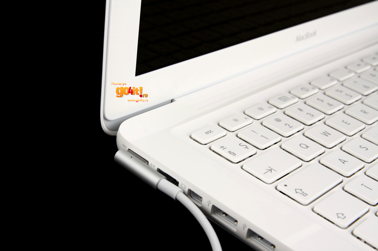 Apple MacBook