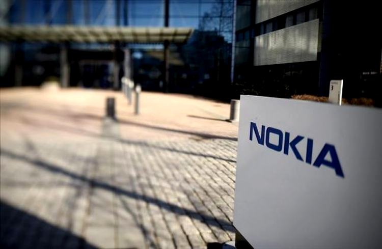 Nokia: vom reveni cu noi modele smartphone începând de anul viitor