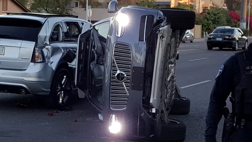 UBER opreşte testarea maşinilor autonome în urma unui accident