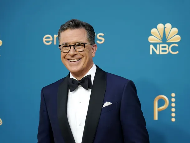 Stephen Colbert va scrie scenariul unui nou film din seria „Stăpânul inelelor”