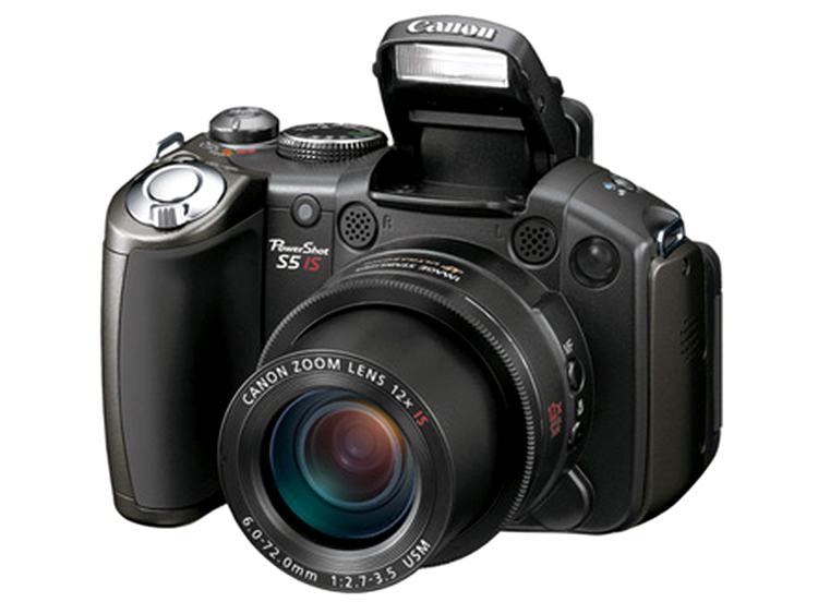 PowerShot S5 IS este ceva mai mare, dar şi mai greu: 550g