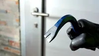 Lege pentru proprietarii din România. Nu se poate încălca proprietatea. Trebuie să vă adresați instanței. Codul Civil și Penal prevăd clar