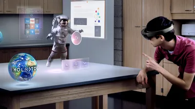 Dispozitivul pentru realitate mixtă Microsoft HoloLens va fi disponibil şi în România