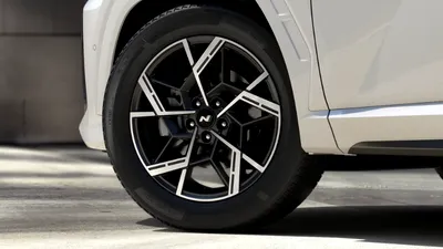 Video / Funcția de pe Hyundai Tucson care îți parchează mașina fără să fii la volan