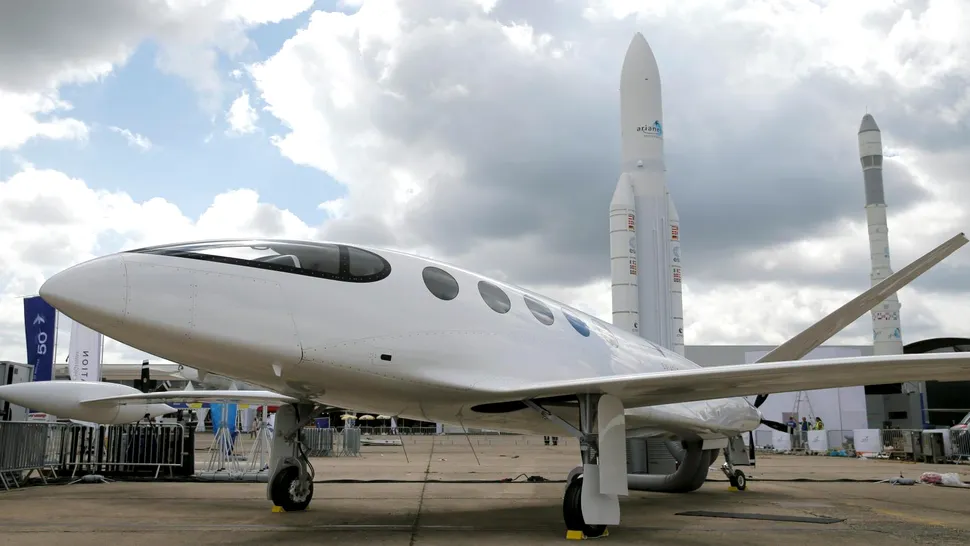 Avioane cu propulsie electrică, posibile cu o nouă generație de acumulatori