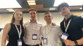 Patru studenți din Cluj au creat Nabu, o platformă cu inteligență artificială care monitorizează stresul și ajută cuplurile să comunice mai bine