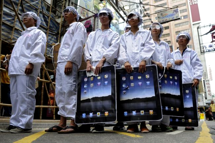 Foxconn şi-ar putea reloca o parte din activitatea de producţie în Statele Unite