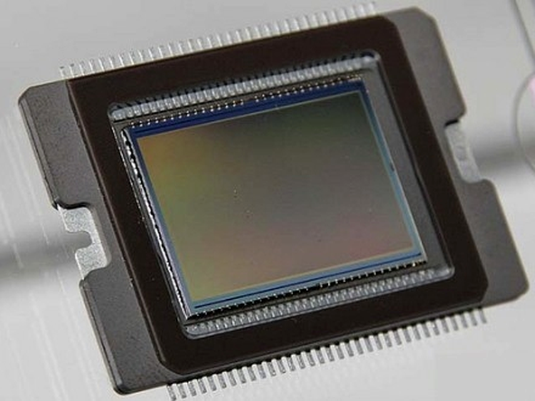 Senzor foto al unui aparat DSLR