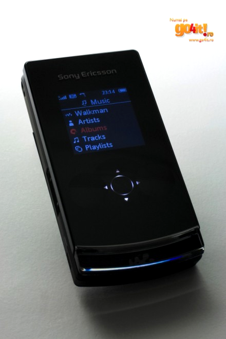 Sony Ericsson W980 - butoanele sensibile la atingere si iluminate