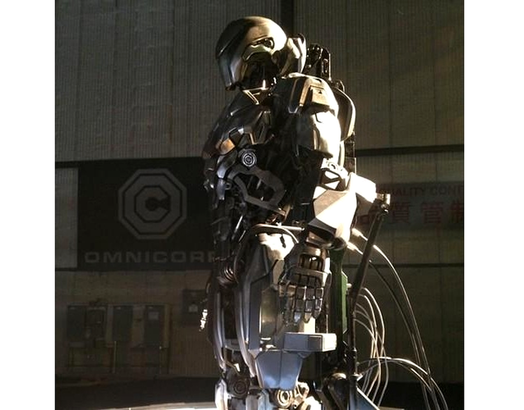 Un costum din viitorul film RoboCop ce va fi lansat în 2014