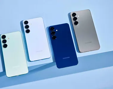 Telefonul Samsung premiat pentru design sustenabil. 8 materiale reciclate sunt utilizate în construcția sa