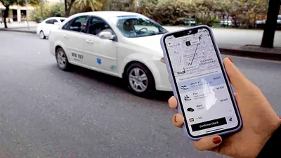 Uber se întoarce în Columbia folosind o breşă în legislaţia ţării. Nu mai oferă „ride sharing”, ci închiriază maşini cu şofer