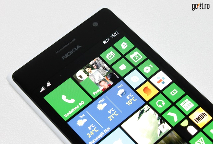 Nokia Lumia 735: ecran AMOLED de 4.7