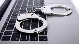 Român fugar, arestat în SUA pentru o fraudă electronică de peste 600.000 de dolari