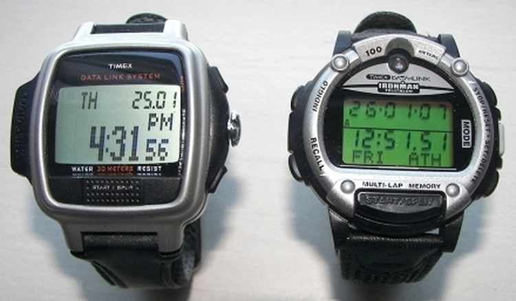 Două modele Timex Datalink