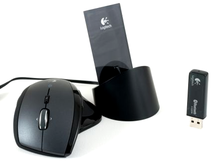 Mouse-ul, încărcătorul şi dongle-ul Bluetooth