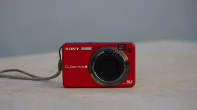 Obosiți de smartphone-uri, tinerii aleg în schimb telefoane cu clapetă, aparate foto și playere MP3. Revin tehnologiile cu un singur scop?