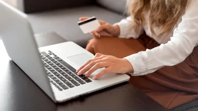 Reclamele online cu povești emoționante pot fi periculoase: Nu toate „micile afaceri” sunt reale