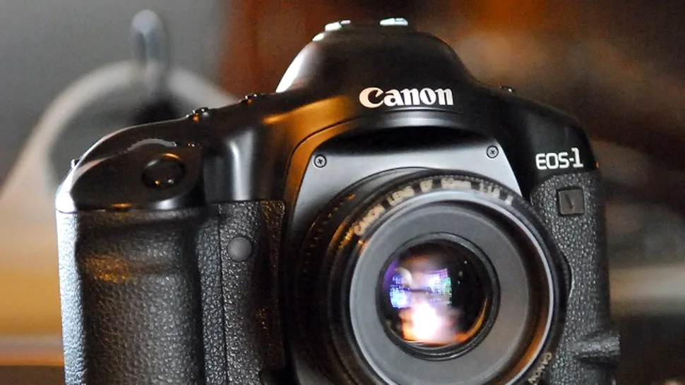 Canon consemnează sfârşitul unei ere a fotografiei, anunţând scoaterea completă de la vânzare a camerelor foto cu film